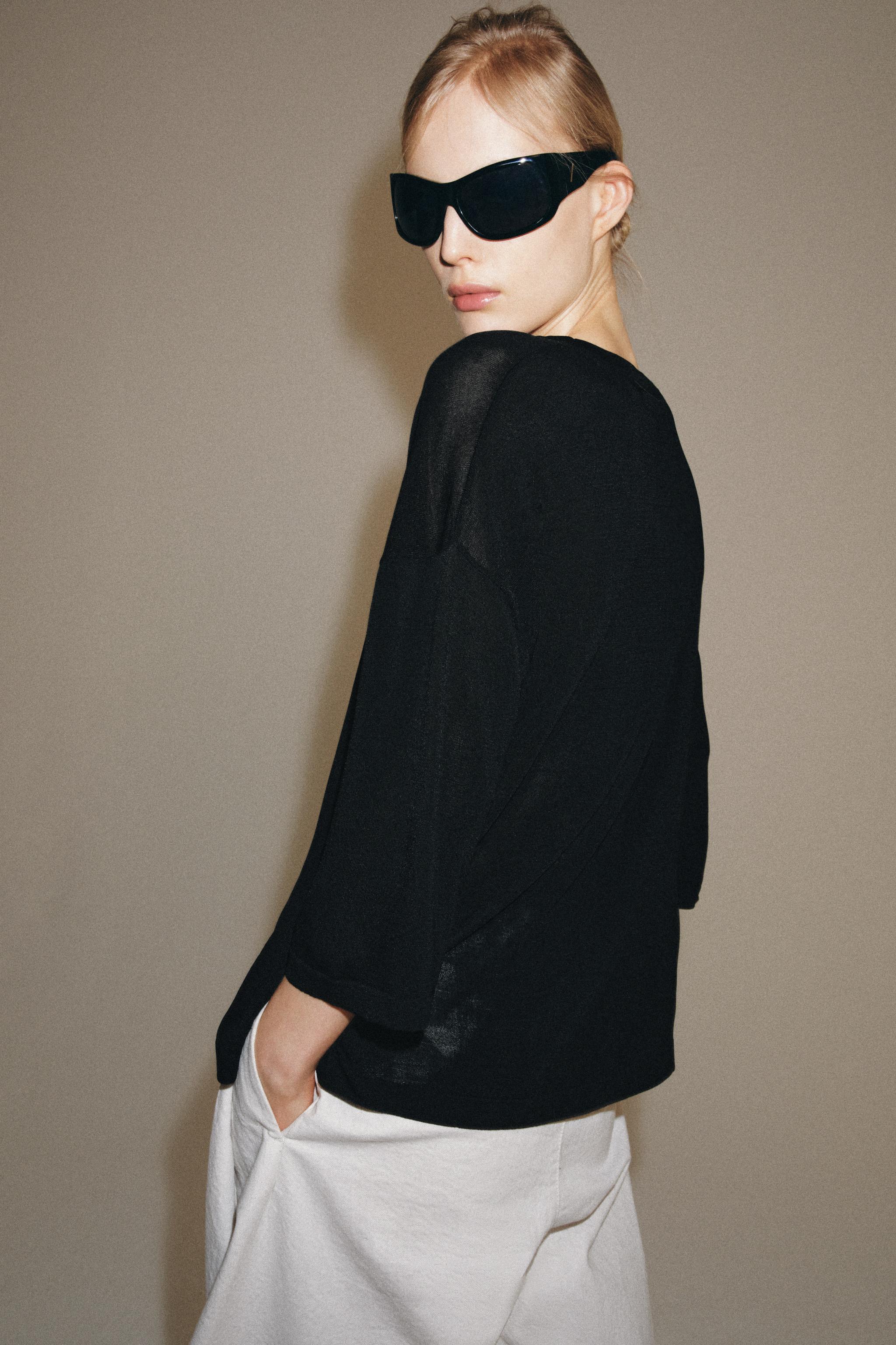 ELBOW-LENGTH SLEEVE KNIT TOP